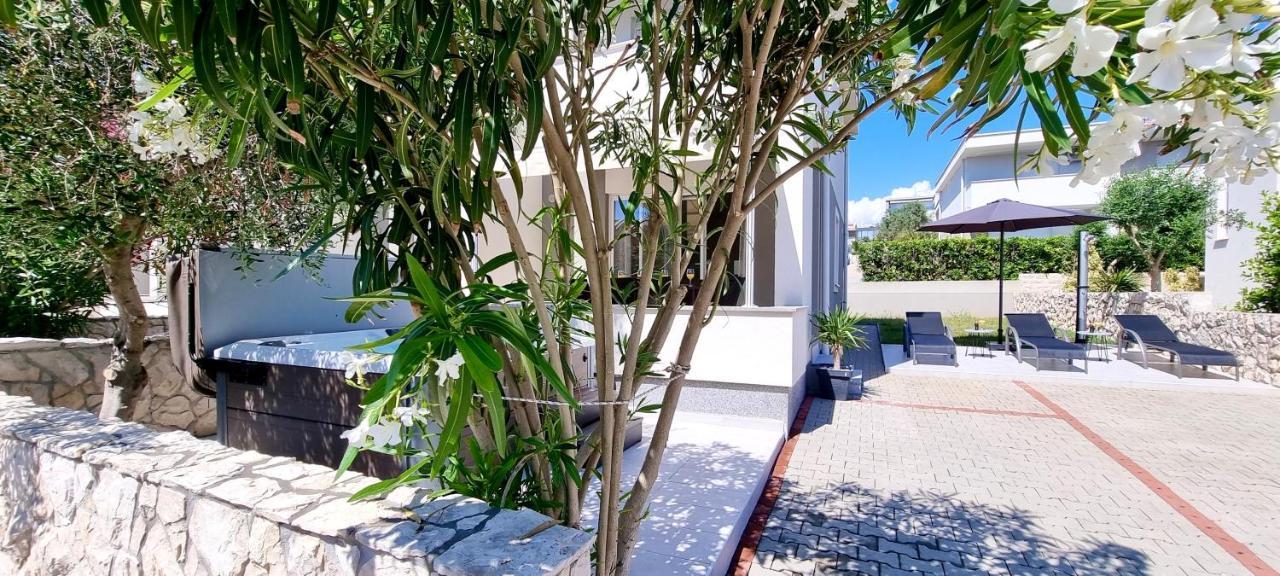 Fantasy Classic Maisonette II نوفاليا المظهر الخارجي الصورة